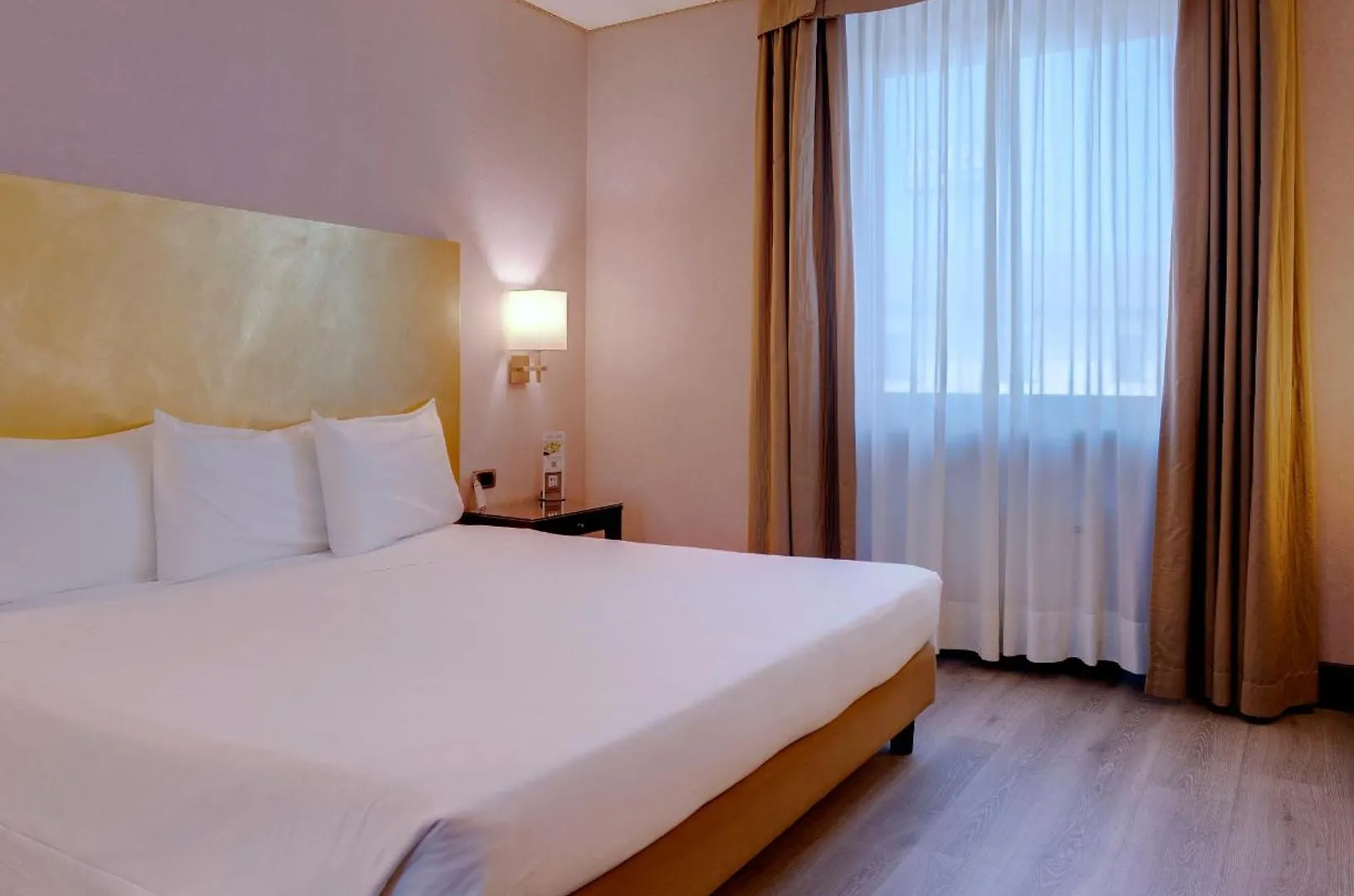 Hotel Nord グアルダミーリオ