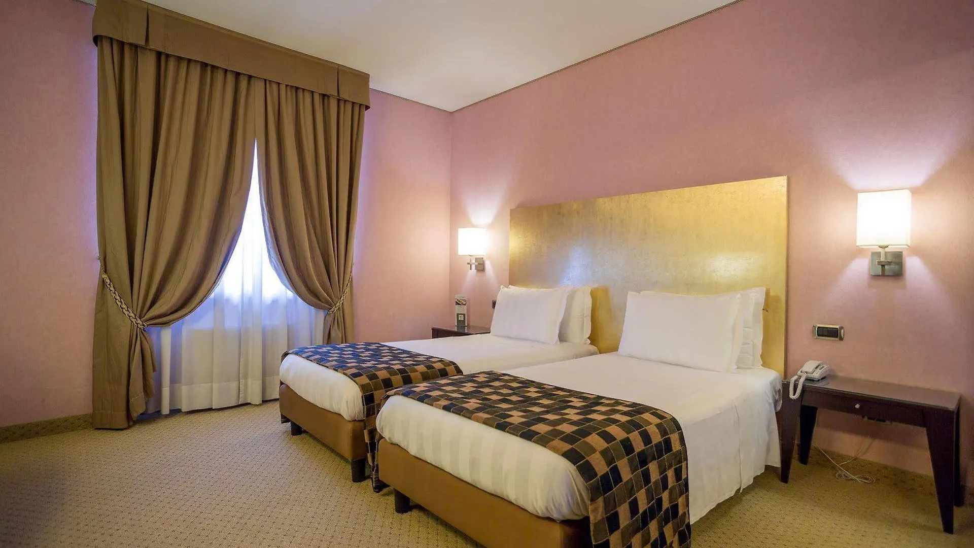 Hotel Nord グアルダミーリオ